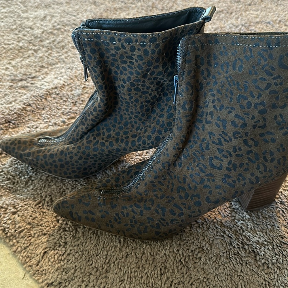 Olive Cheeta Heel